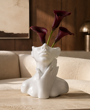 Amélie Sculptural Vase